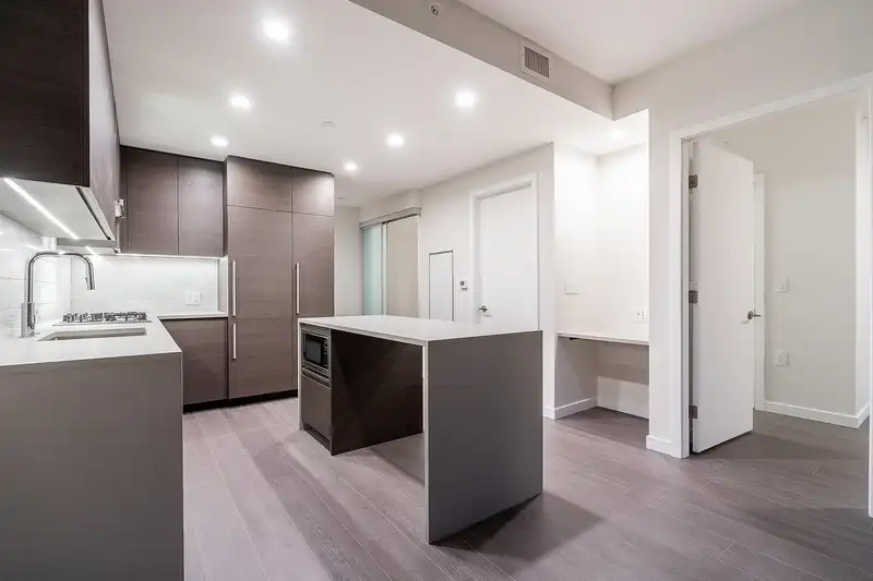 1303 2186 GILMORE AVENUE - photo 4 of 30
