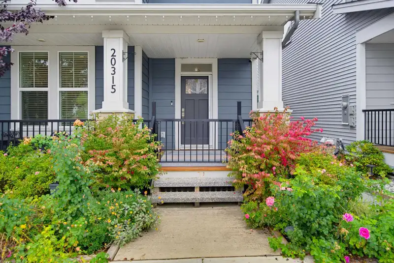 20315 82A AVENUE - photo 2 of 40
