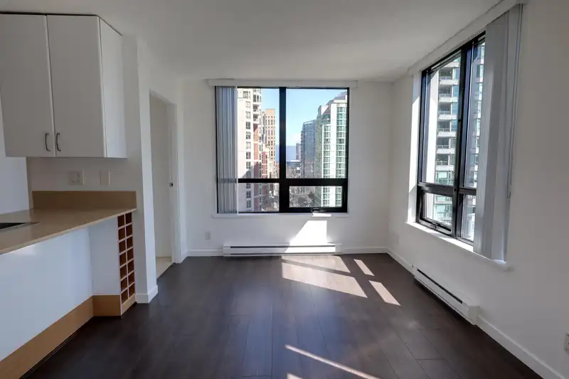 1502 909 MAINLAND STREET - photo 3 of 27