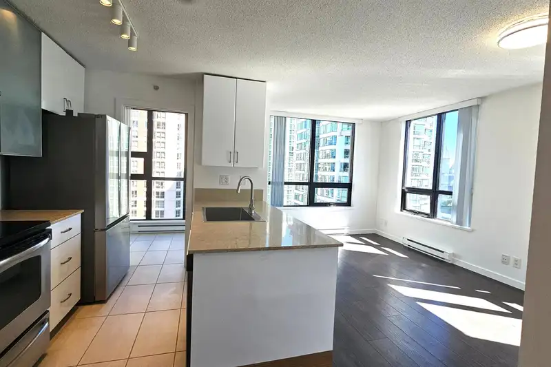 1502 909 MAINLAND STREET - photo 4 of 27