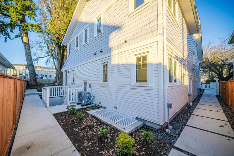 970 PARK DRIVE - photo 4 of 25