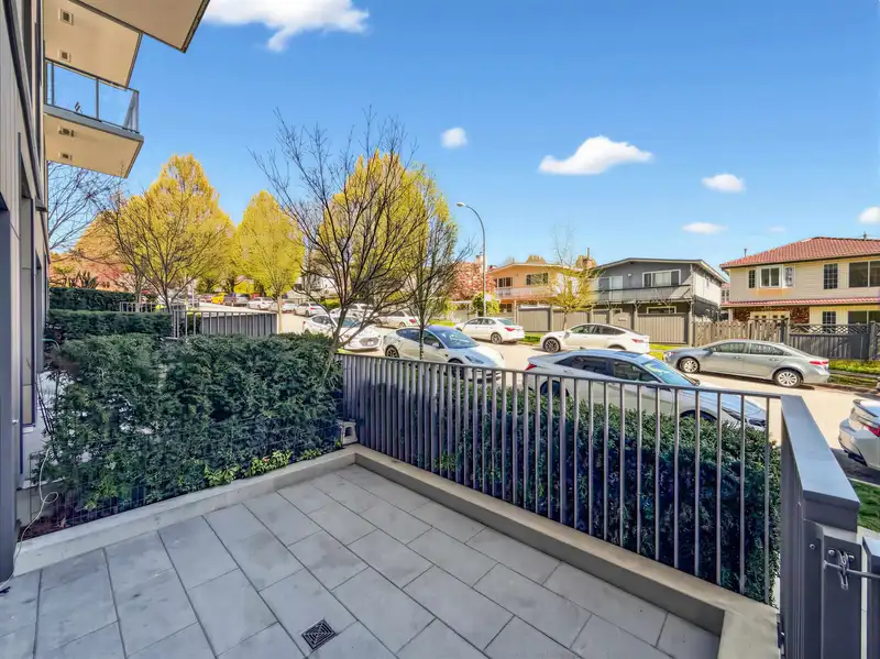 8111 CHESTER STREET - photo 3 of 21
