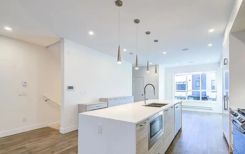 62 7177 194A STREET - photo 3 of 13