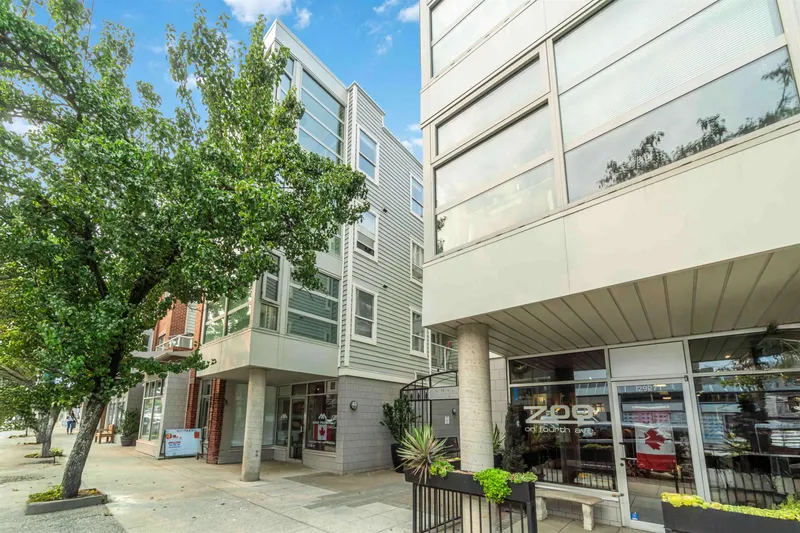 307 2929 W 4TH AVENUE - photo 2 of 25