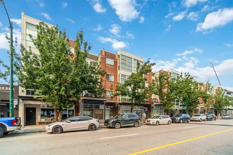 307 2929 W 4TH AVENUE - photo 3 of 25