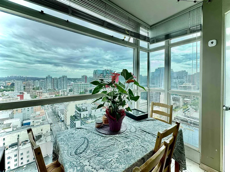 2609 438 SEYMOUR STREET - photo 3 of 20