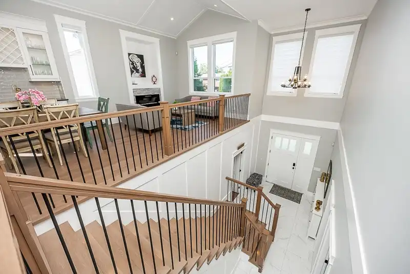 14298 71 AVENUE - photo 4 of 40