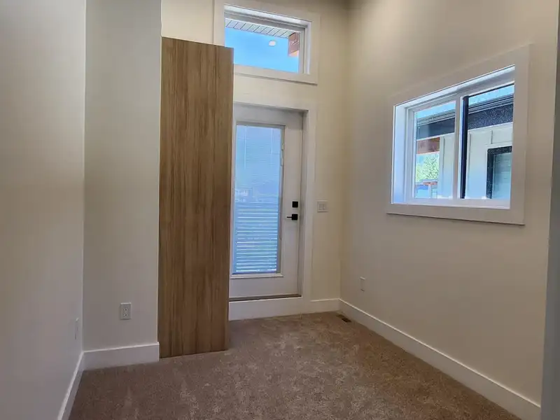 5 798 HOT SPRINGS ROAD - photo 3 of 7