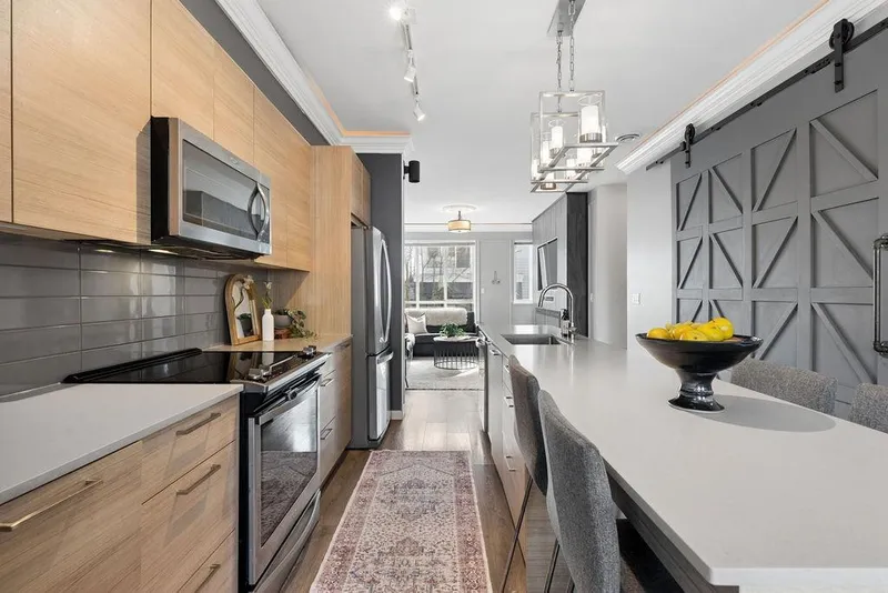 701 18505 LAURENSEN PLACE - photo 3 of 25