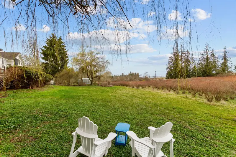 17325 31 AVENUE - photo 4 of 11