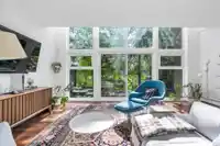 111 1350 VIEW CRESCENT - thumbnail 2