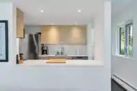 111 1350 VIEW CRESCENT - thumbnail 10