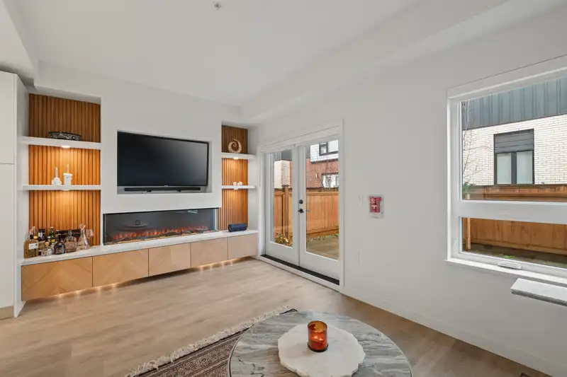 137 535 E 2ND STREET - photo 4 of 27