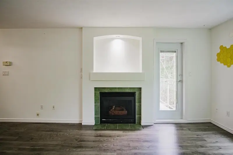 307 15210 GUILDFORD DRIVE - photo 3 of 25