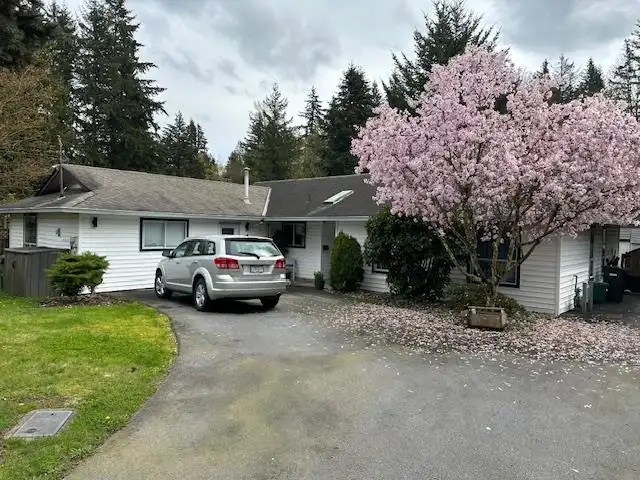 34696 LABURNUM AVENUE - photo 1 of 38