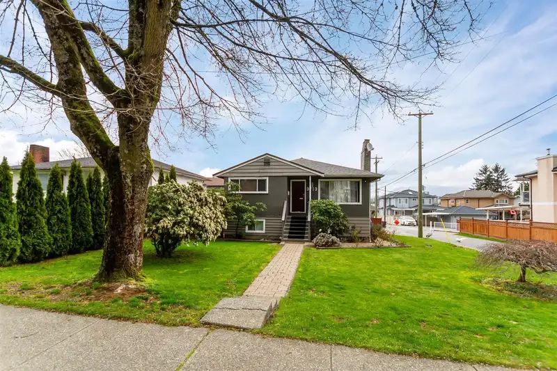 3713 KINCAID STREET - photo 2 of 25