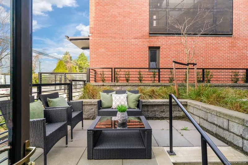 6322 OAK STREET - photo 2 of 17