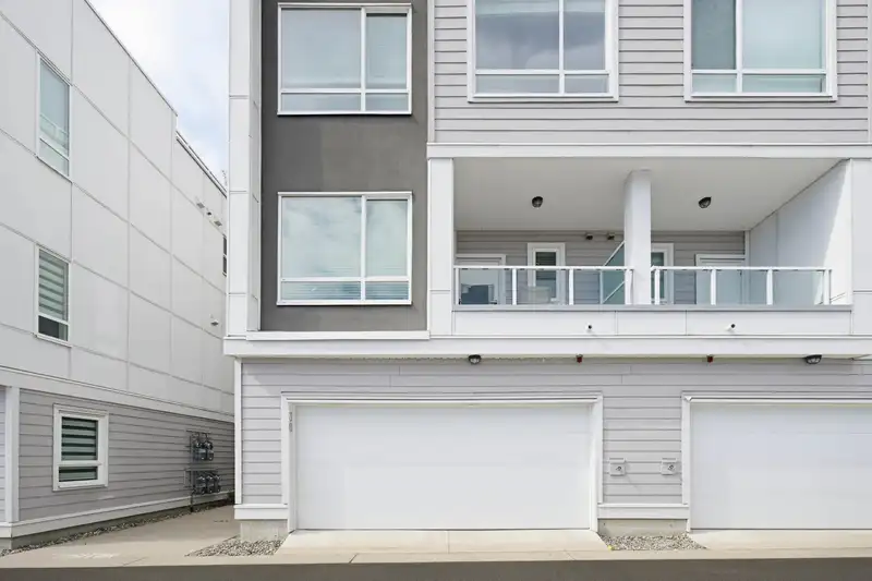 36 19628 55A AVENUE - photo 2 of 28
