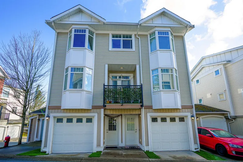 26 19551 66 AVENUE - photo 1 of 25