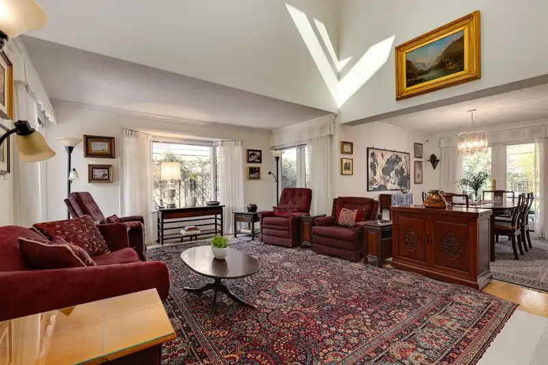 2 4900 CARTIER STREET - photo 2 of 39