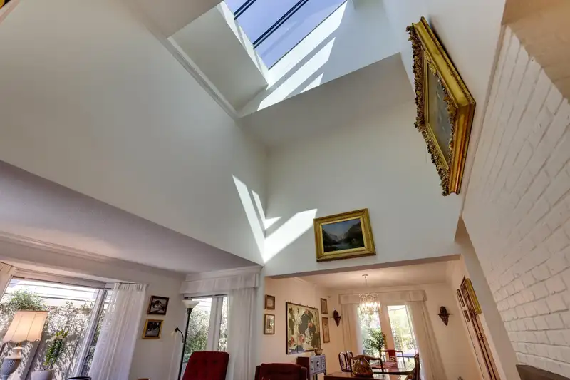 2 4900 CARTIER STREET - photo 3 of 39