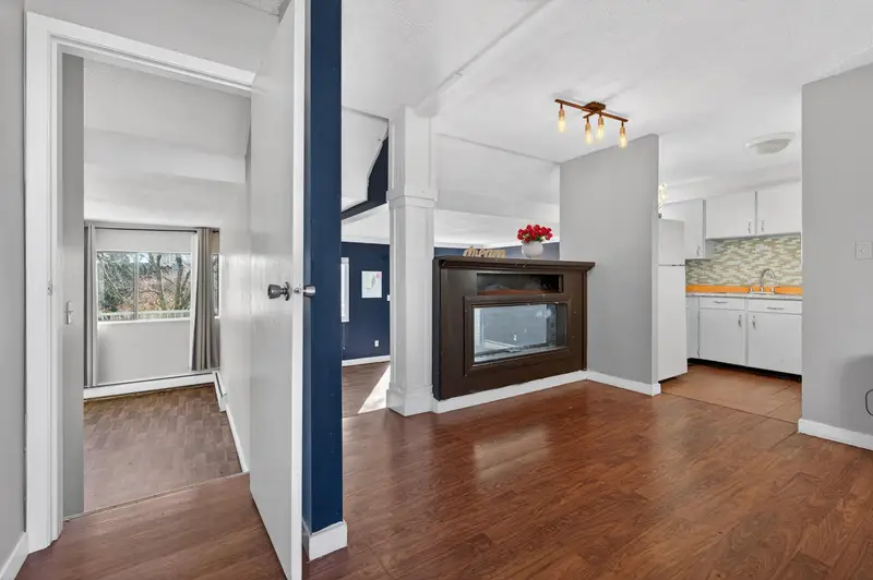 44 17706 60 AVENUE - photo 2 of 25