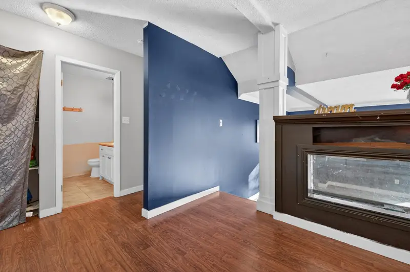 44 17706 60 AVENUE - photo 3 of 25