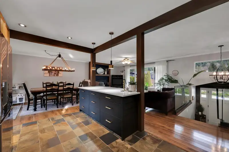 38101 CHESTNUT AVENUE - photo 3 of 39