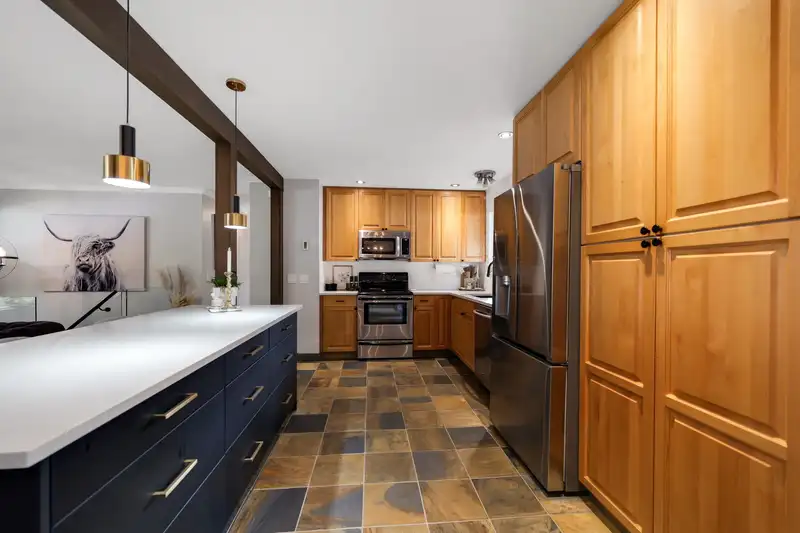 38101 CHESTNUT AVENUE - photo 4 of 39