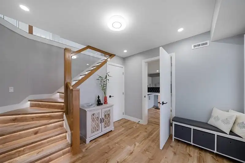9482 153 STREET - photo 3 of 36