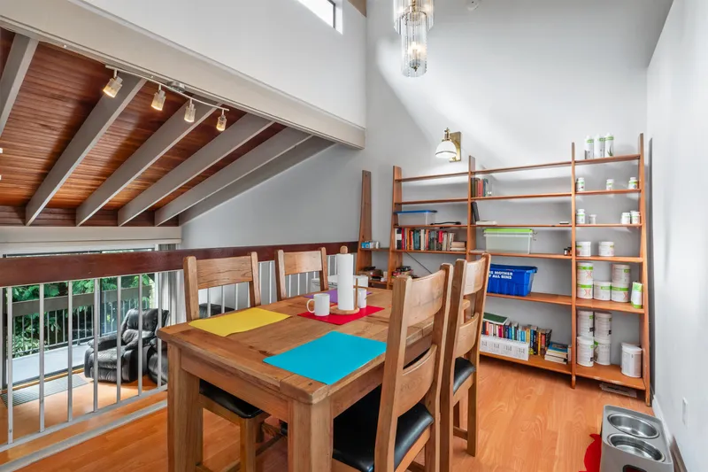 2690 KINGSFORD AVENUE - photo 2 of 22