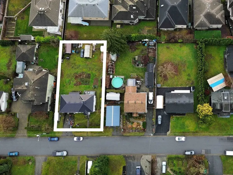 820 CATHERINE AVENUE - photo 2 of 5