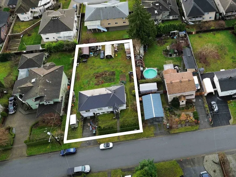 820 CATHERINE AVENUE - photo 3 of 5