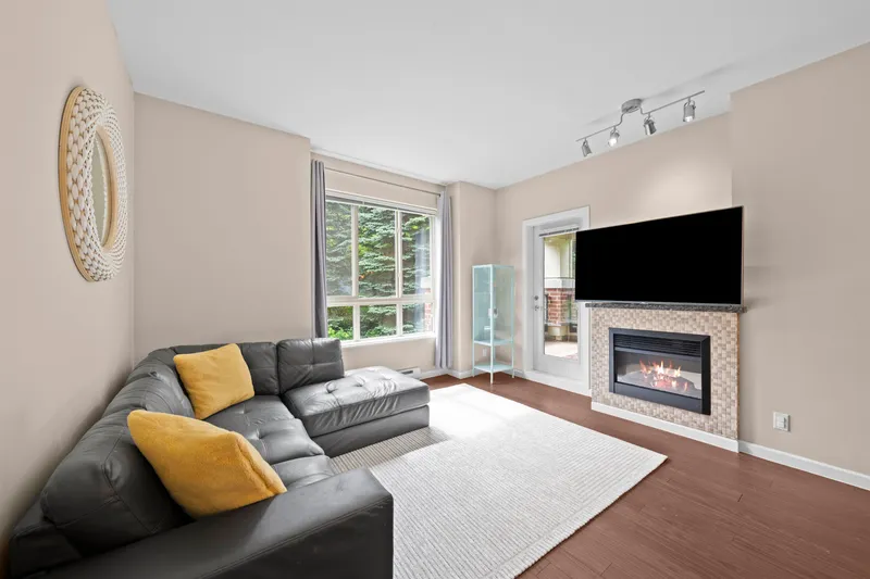 209 270 FRANCIS WAY - photo 1 of 23