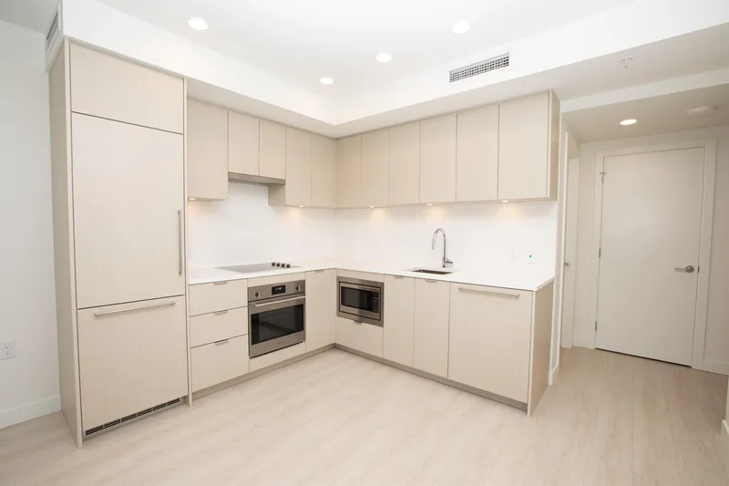 2206 13675 107A AVENUE - photo 1 of 25