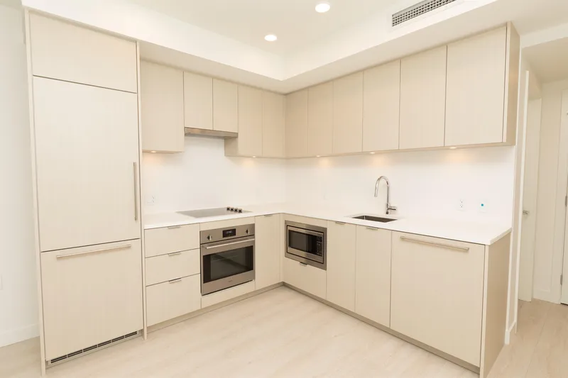 2206 13675 107A AVENUE - photo 2 of 25