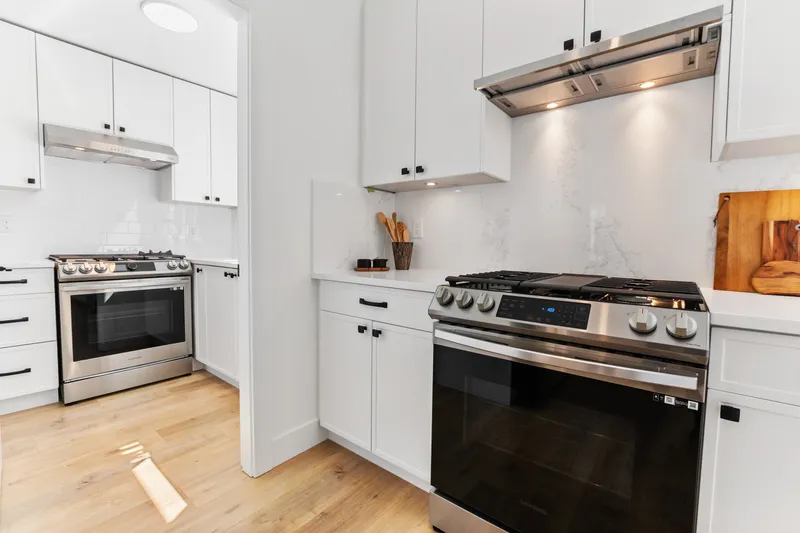 24 12635 63 AVENUE - photo 2 of 25