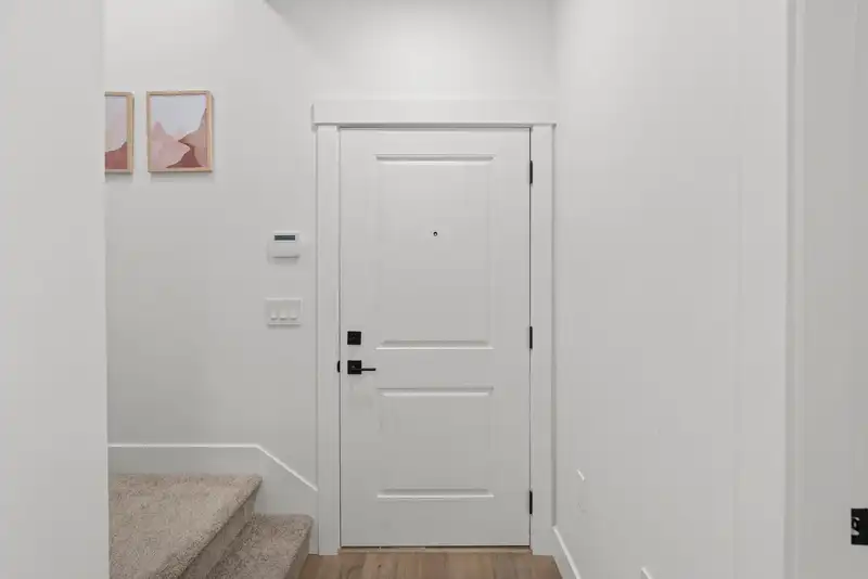 25 17458 100 AVENUE - photo 4 of 36
