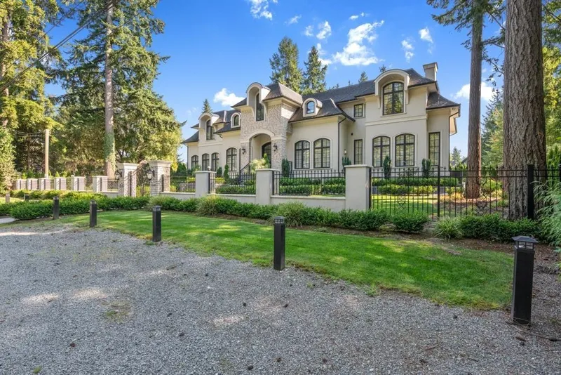 13136 24 AVENUE - photo 2 of 25