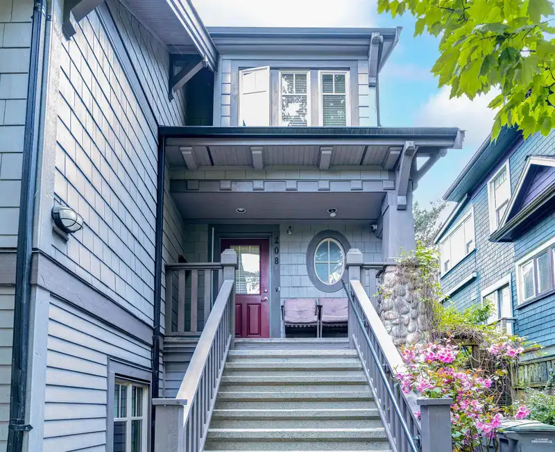 208 W 13TH AVENUE - photo 2 of 11