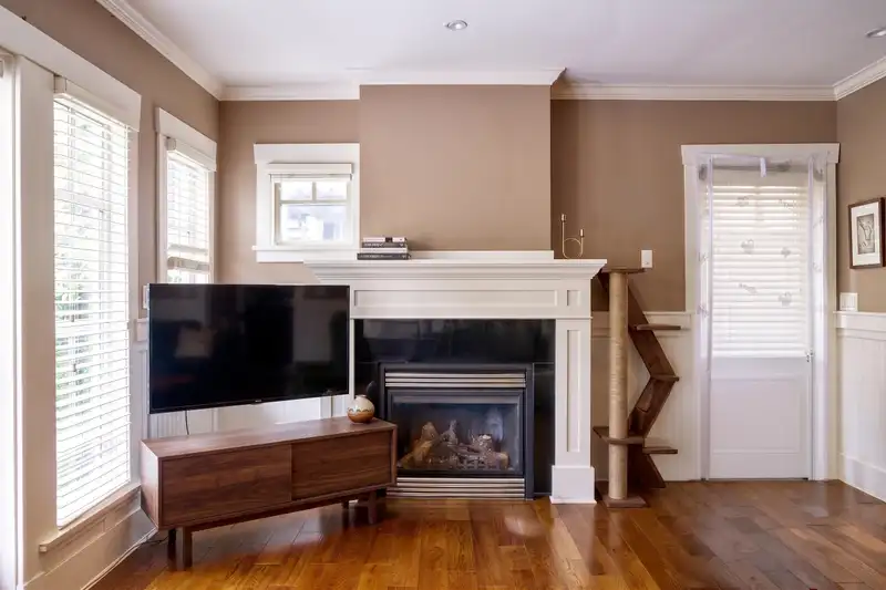 208 W 13TH AVENUE - photo 3 of 11