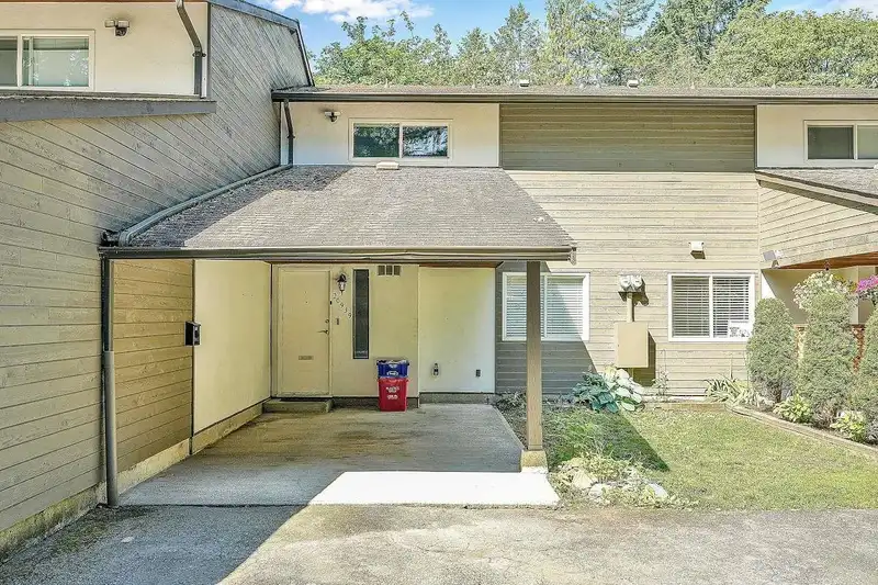 5 20939 CAMWOOD AVENUE - photo 3 of 40