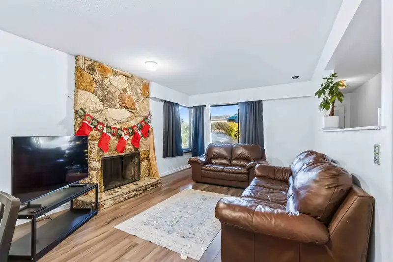 8680 CITADEL CRESCENT - photo 3 of 21