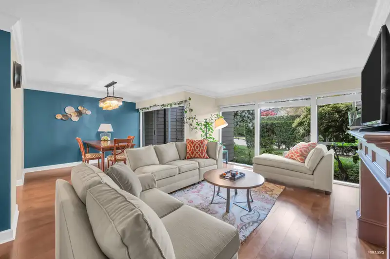 2143 MCMULLEN AVENUE - photo 2 of 34