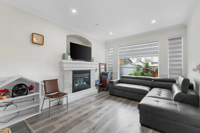 6671 184A STREET - photo 4 of 40