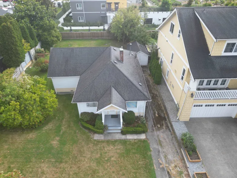 4654 51 STREET - photo 3 of 8