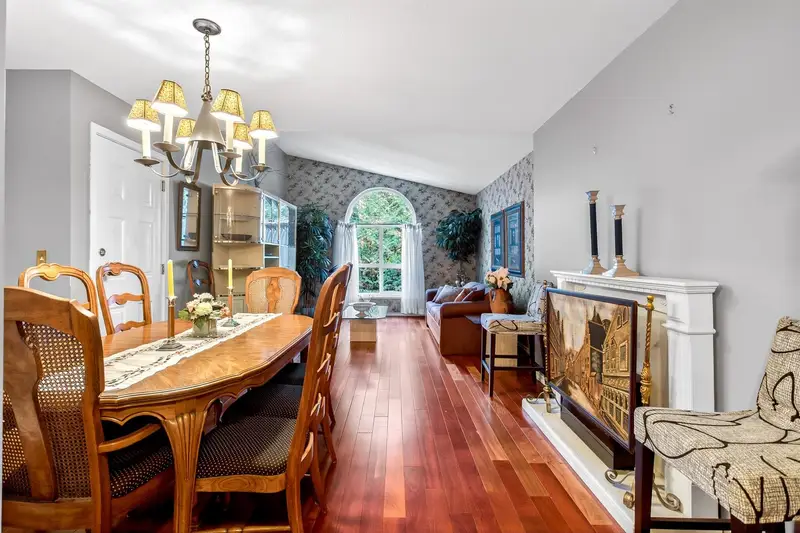 219 22515 116 AVENUE - photo 4 of 25