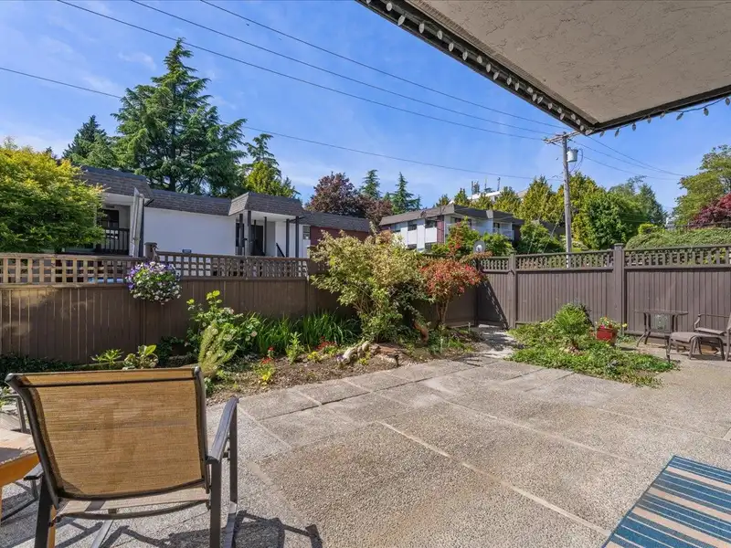 104 1319 MARTIN STREET - photo 3 of 25