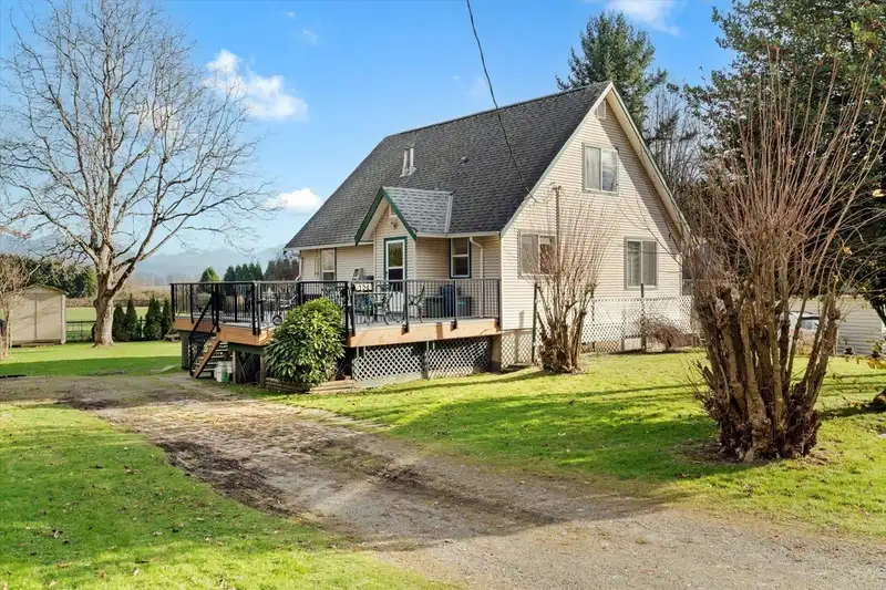 6130 INTERPROVINCIAL HIGHWAY - photo 1 of 36
