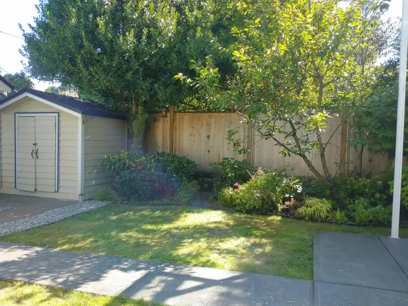 761 W 26TH AVENUE - photo 3 of 39
